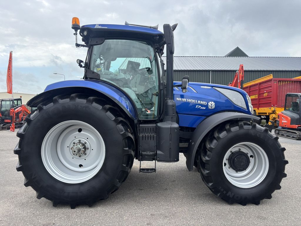 NEW HOLLAND T7.225AC