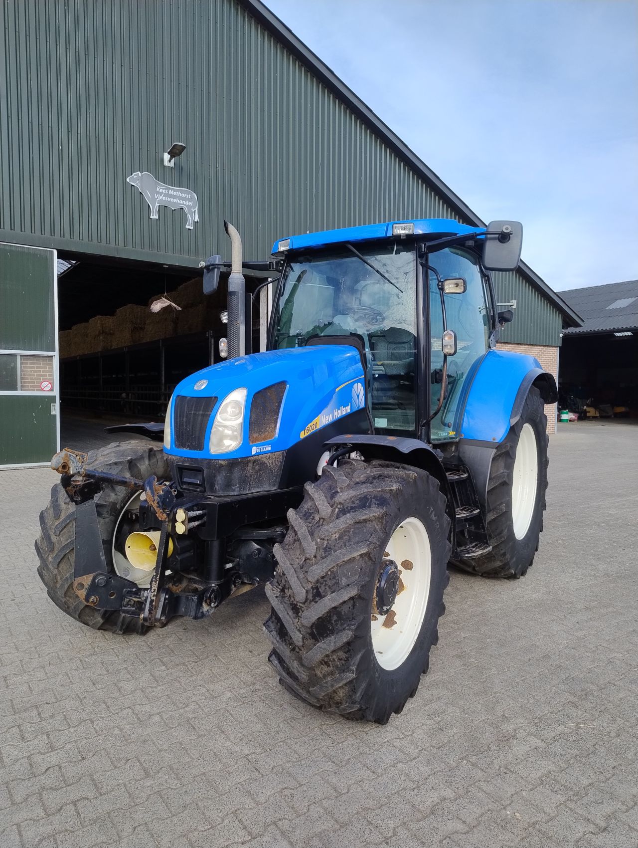 New holland t6020 elite supersteer