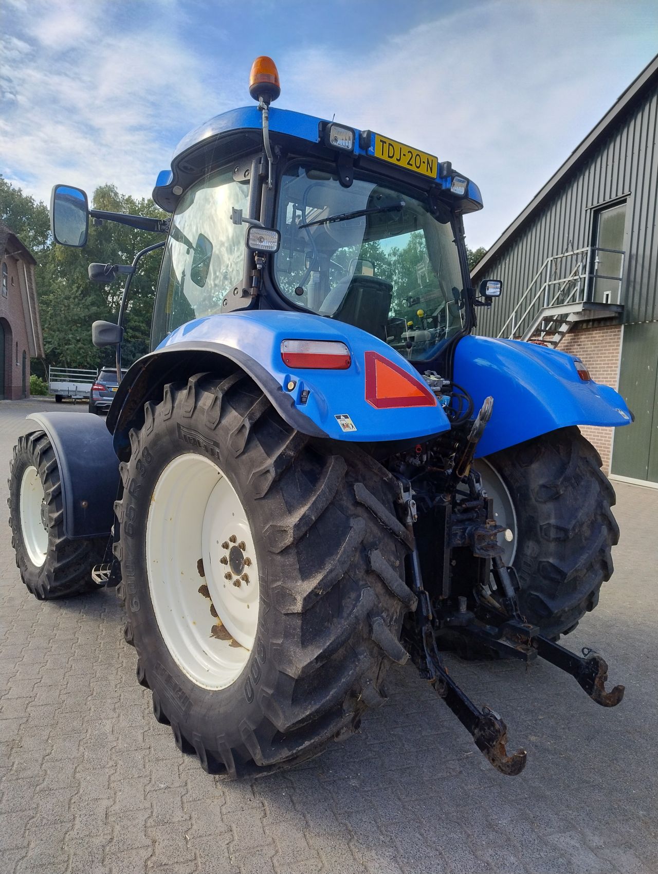 New holland t6020 elite supersteer