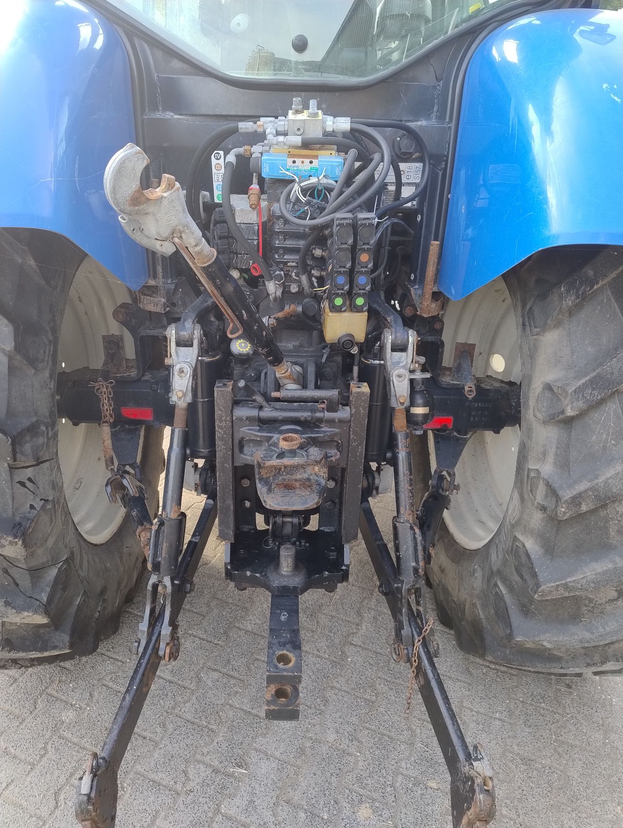 New holland t6020 elite supersteer