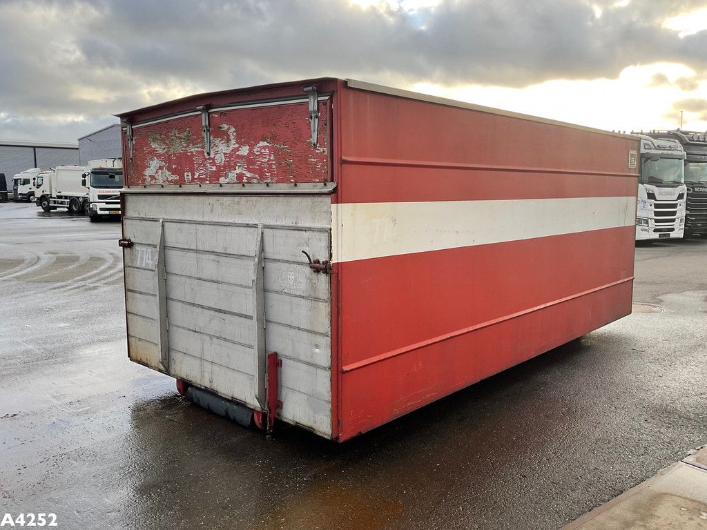 Leebur gesloten container met Laadklep