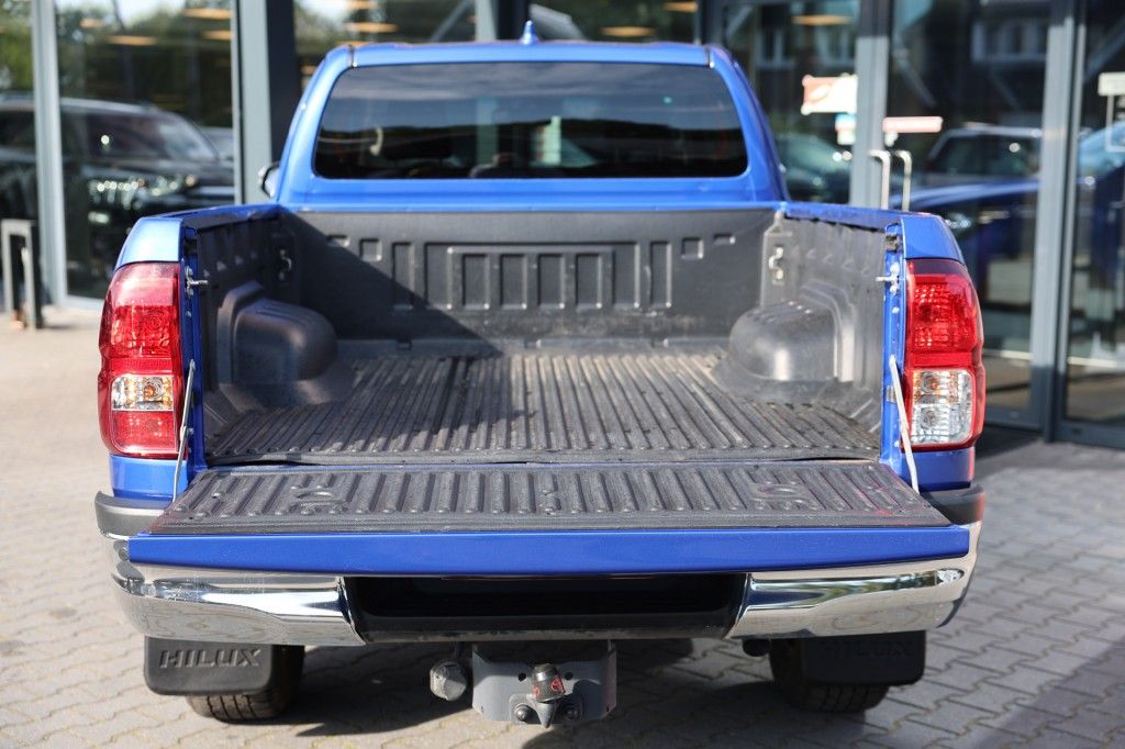 Toyota Hilux 2.4 D-4D X-TRA CAB PROFESSIONAL 4WD VAN