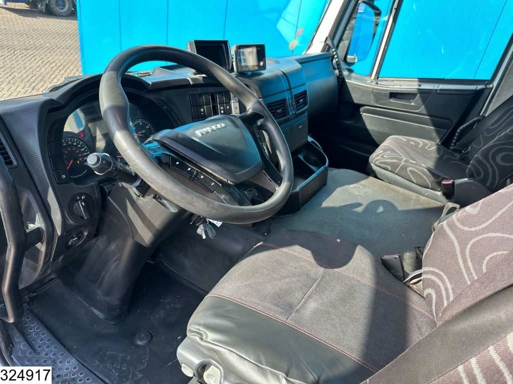 Iveco Trakker 8x4, EURO 6, Palfinger, Remote