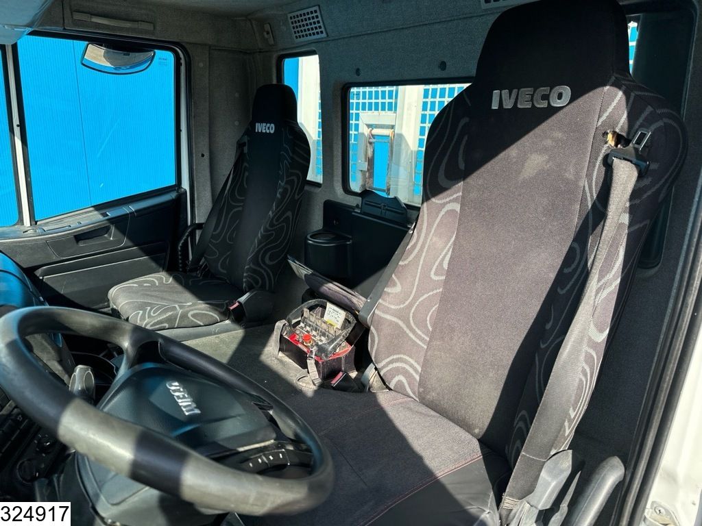 Iveco Trakker 8x4, EURO 6, Palfinger, Remote