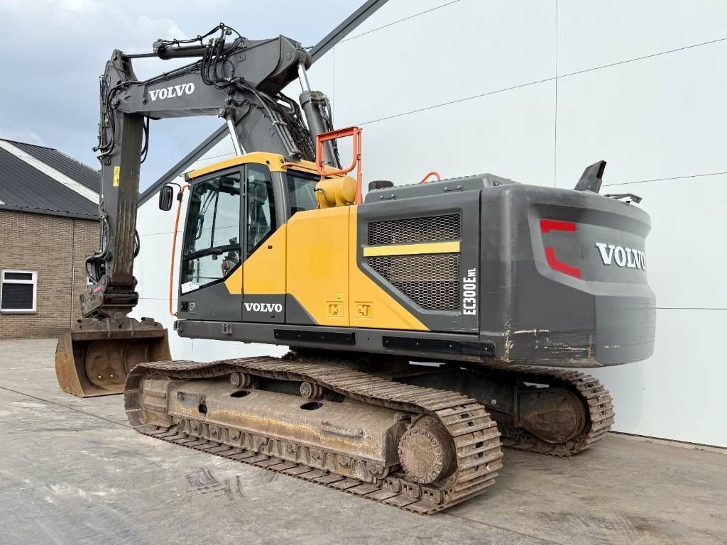 Volvo EC300ENL - Oilquick / Triple Boom / Tilting Bucket