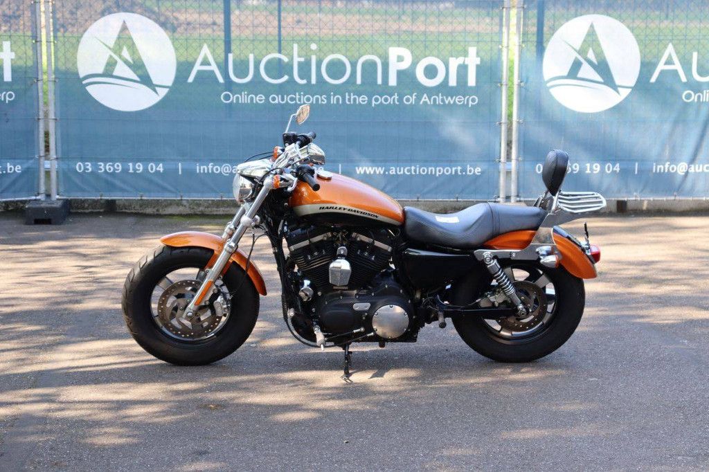 Harley-Davidson Sportster XL1200 Custom Benzine 2014