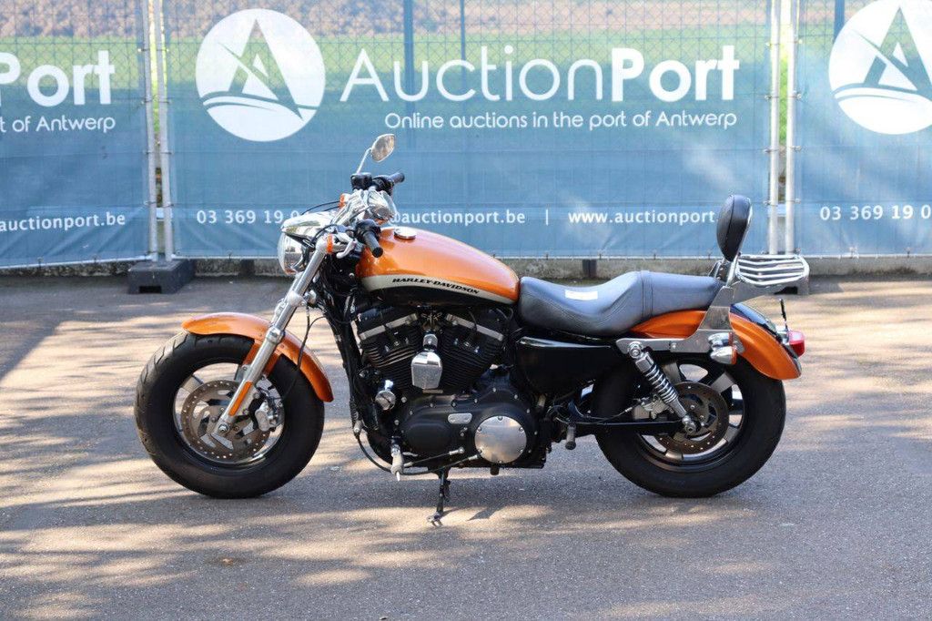 Harley-Davidson Sportster XL1200 Custom Benzine 2014
