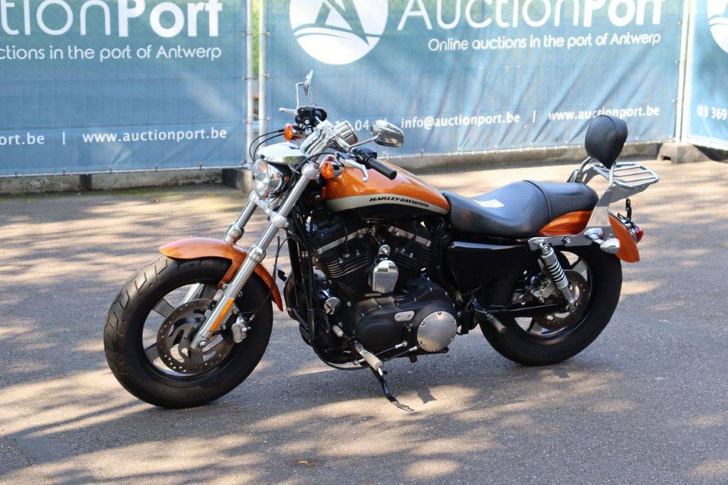 Harley-Davidson Sportster XL1200 Custom Benzine 2014
