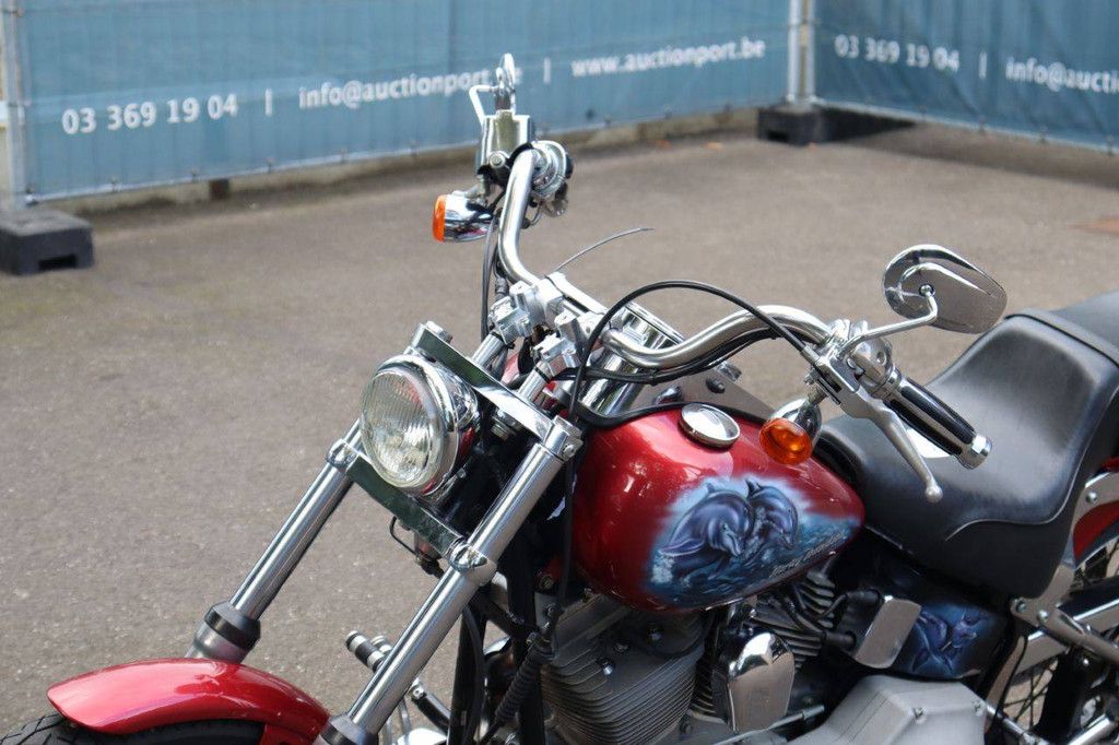 Harley-Davidson Deuce Softail Benzine 2004