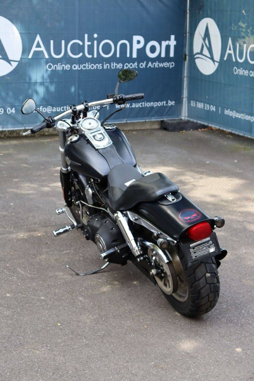Harley-Davidson Dyna Fat Bob Benzine 2010