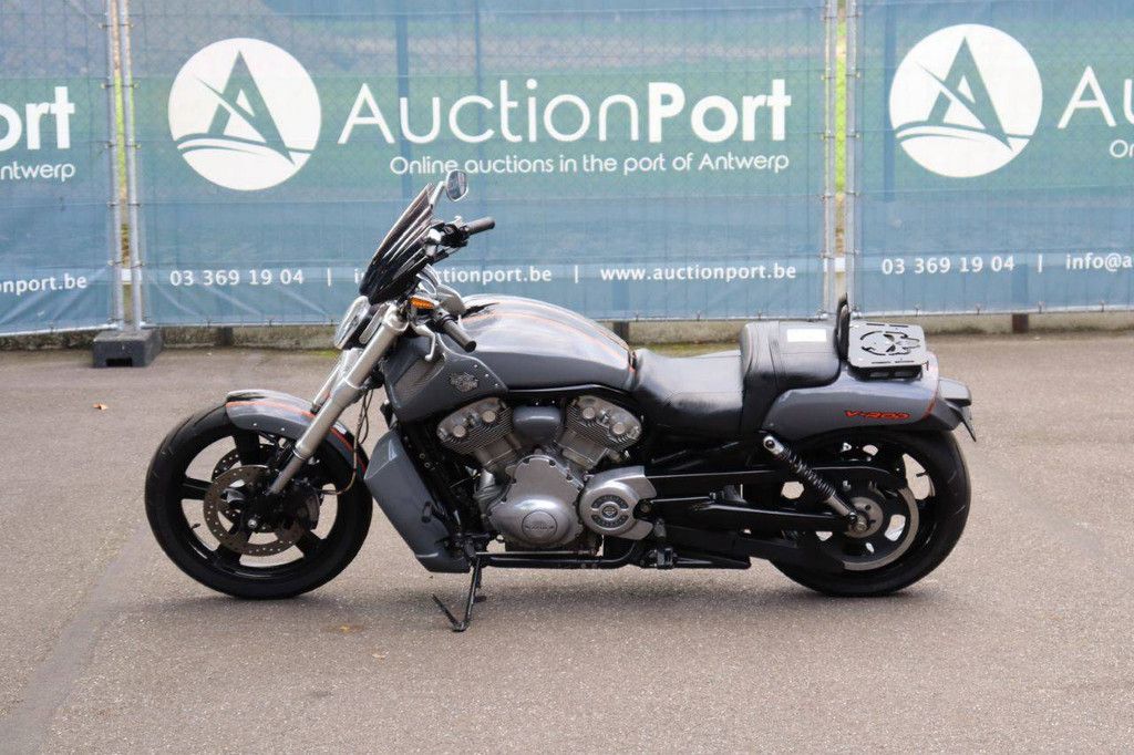 Harley-Davidson V-Rod Muscle Benzine 2002
