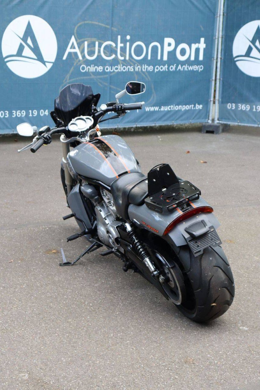 Harley-Davidson V-Rod Muscle Benzine 2002