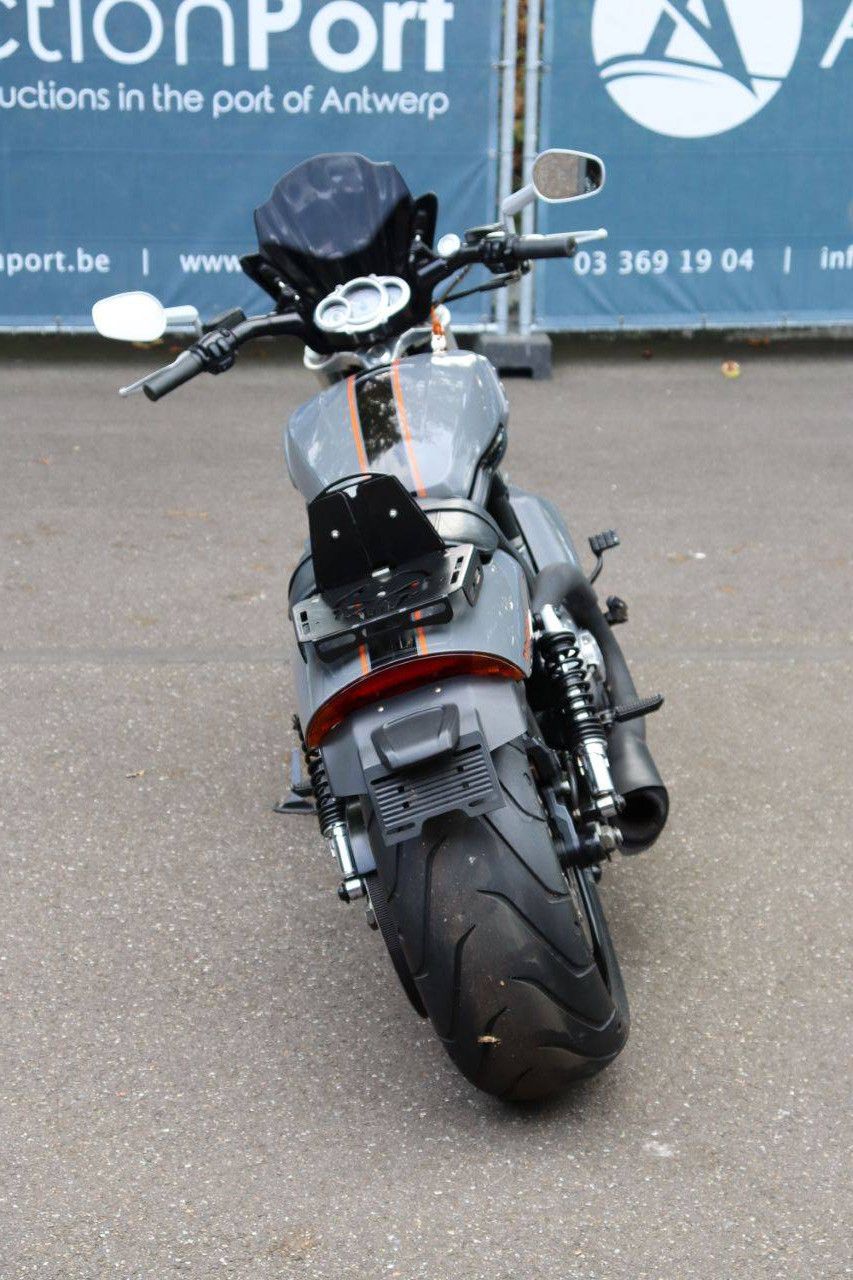 Harley-Davidson V-Rod Muscle Benzine 2002