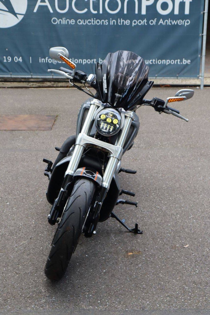 Harley-Davidson V-Rod Muscle Benzine 2002