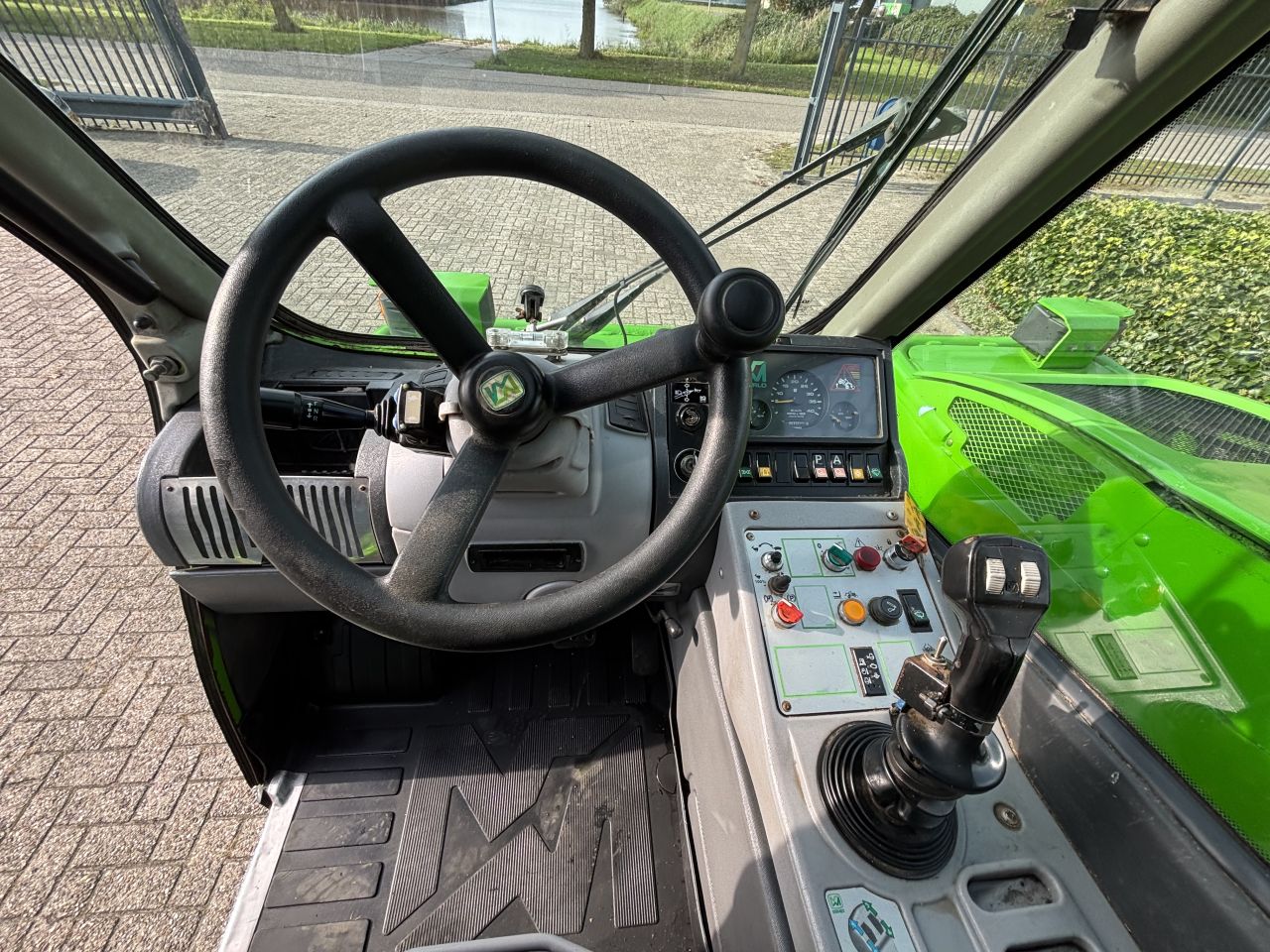 Merlo P40.7 verreiker voorzien van set nieuwe velgen en banden