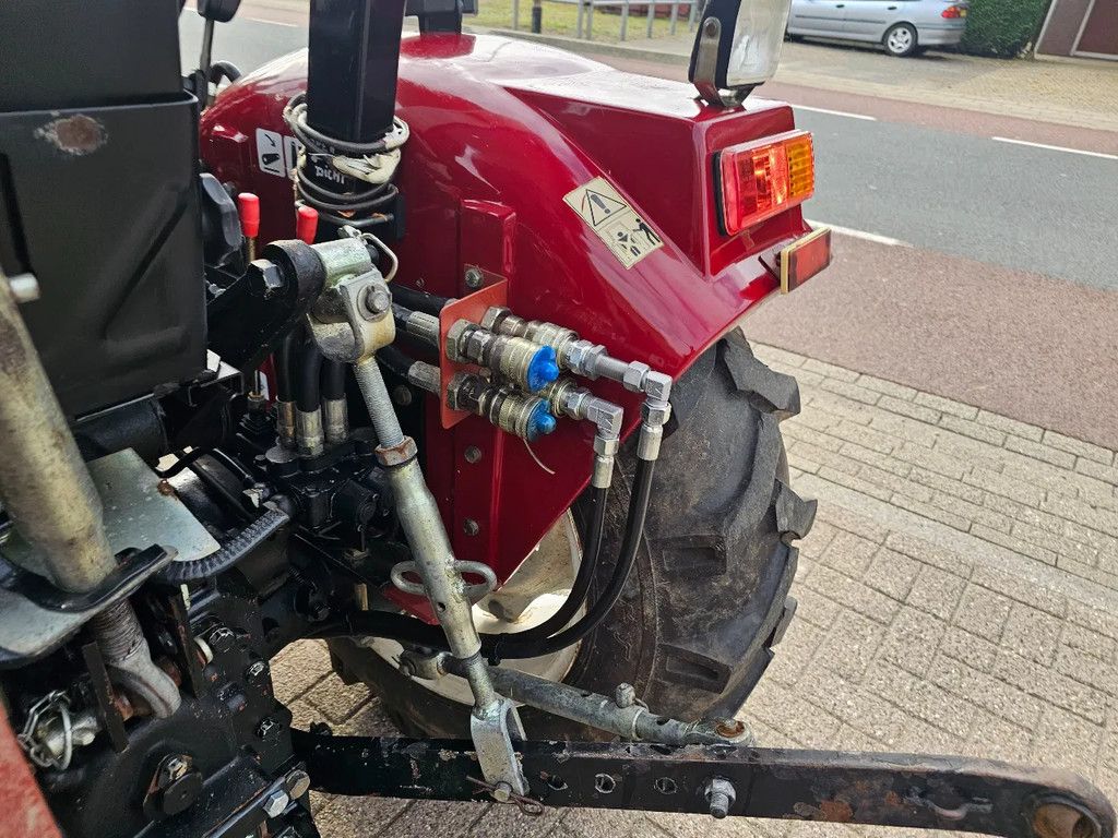 Knegt Minitractor met voorlader MARGE