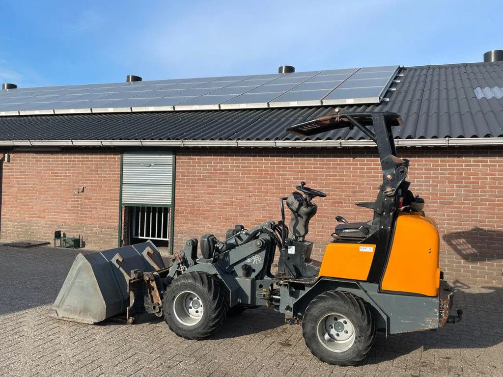 Giant 263 SW-Xtra Shovel Loader