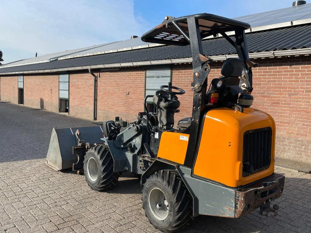 Giant 263 SW-Xtra Shovel Loader