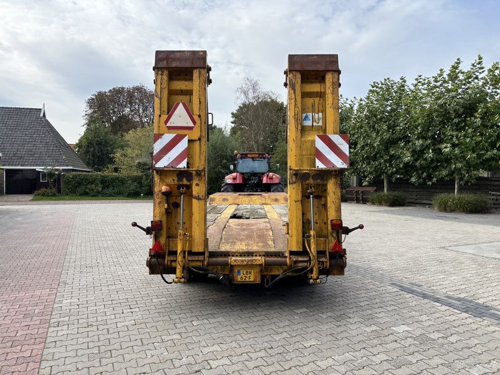Langendorf TUE 32/80 40-Tons Dieplader met Hydr-Rampen.