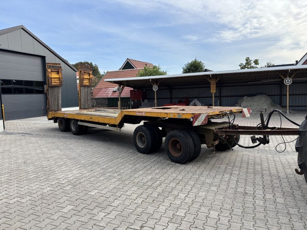 Langendorf TUE 32/80 40-Tons Dieplader met Hydr-Rampen.