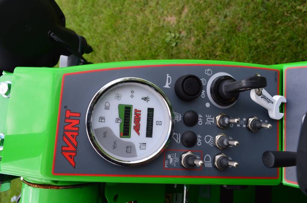 Avant 423 TDL+ Kniklader/Shovel