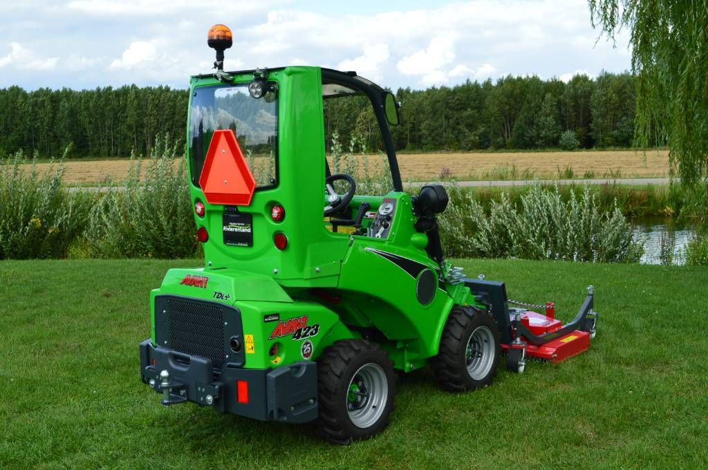 Avant 423 TDL+ Kniklader/Shovel