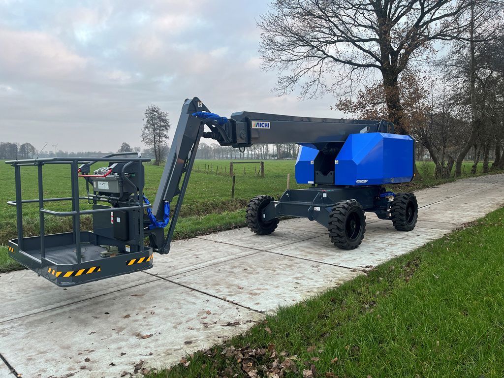 Aichi SP14DJM wiel telescoophoogwerker