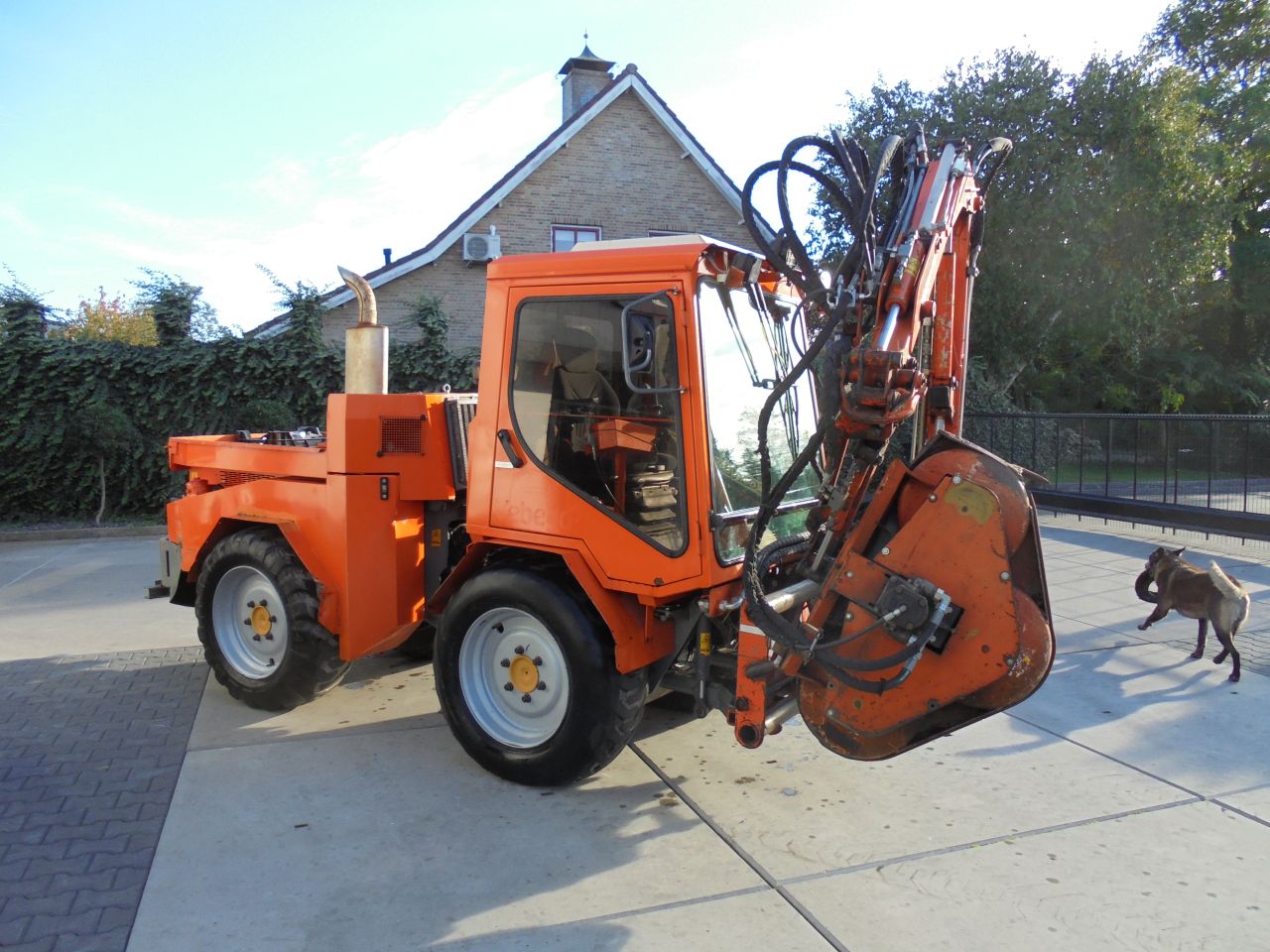 Nimos DM trac1201 met conver arm,heggensnoeier