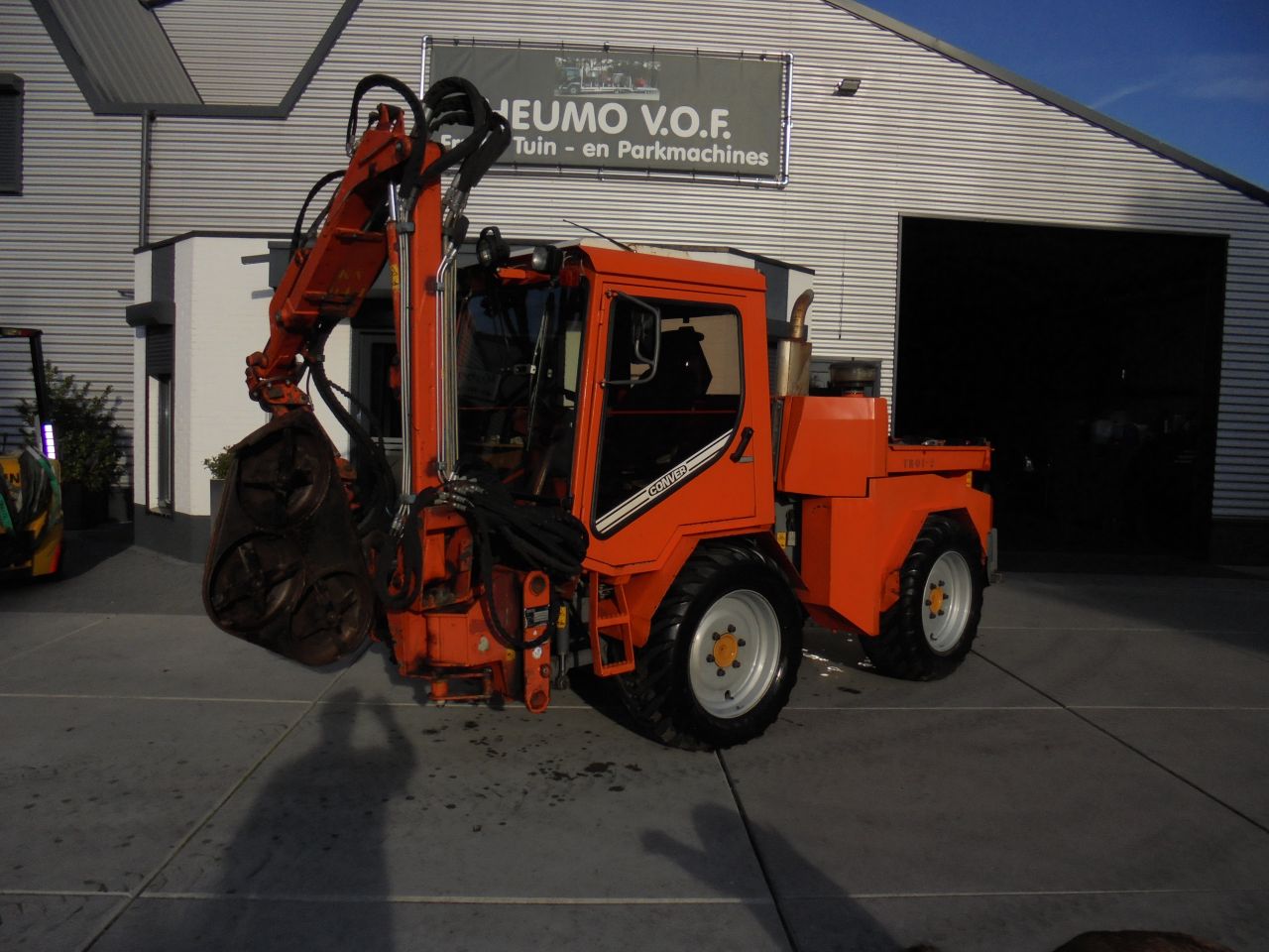 Nimos DM trac1201 met conver arm,heggensnoeier