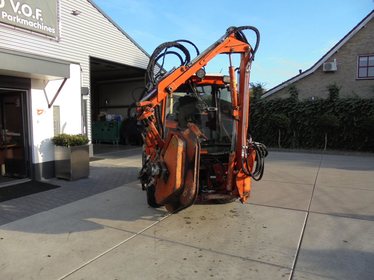 Nimos DM trac1201 met conver arm,heggensnoeier