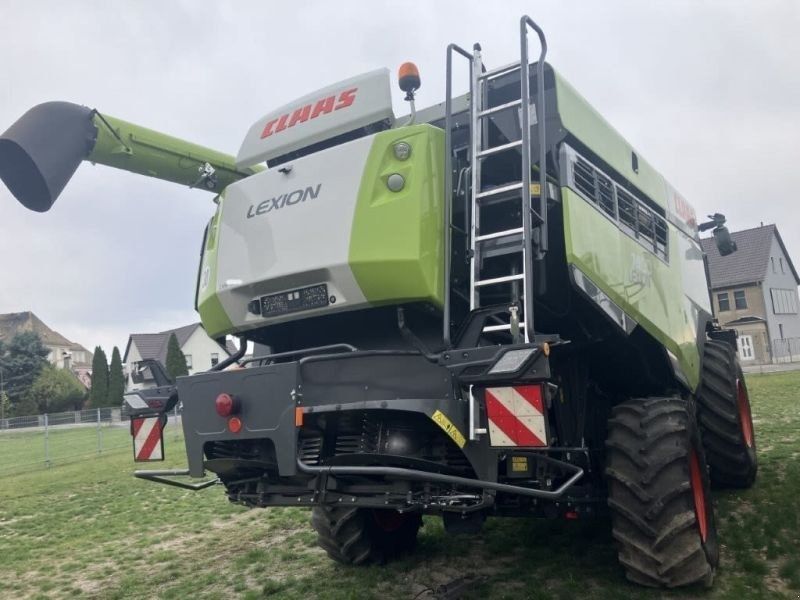 Claas MIETE LEXION 7400 E5