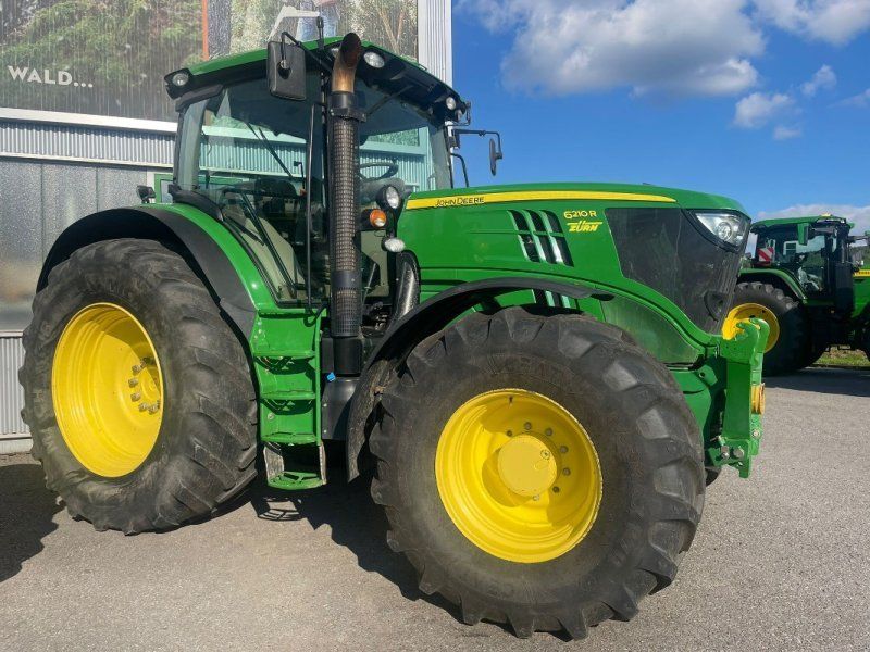 John Deere 6210R