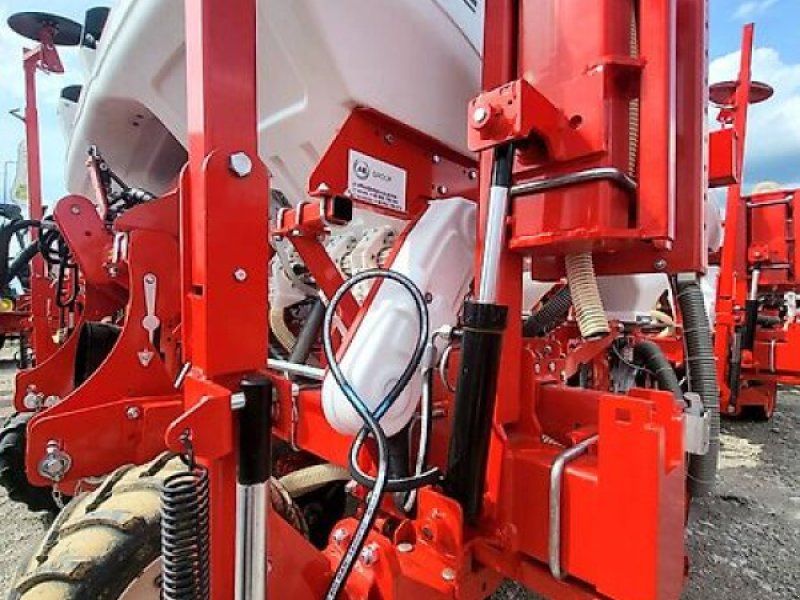Six-row pneumatic precision seeder, VPKT-DG6, PVC fertil