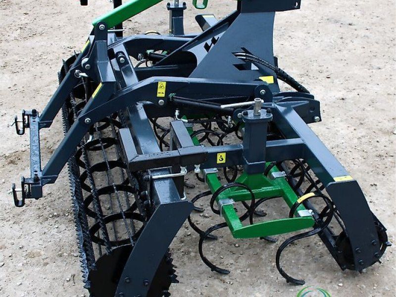 Awemak AUS 2.7 m cultiion and seeding unit