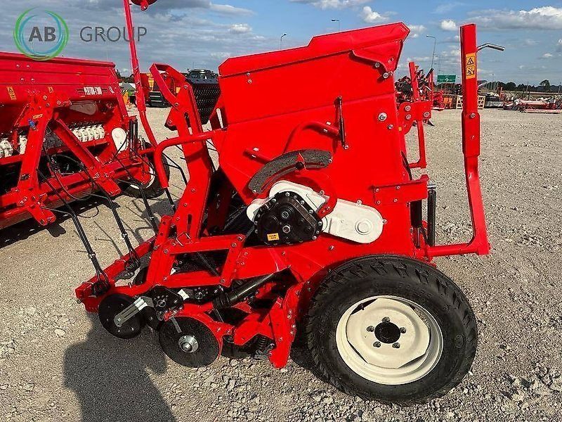 Ozdoken Pertum F 300 trailed mechanical grain seeder – single-di