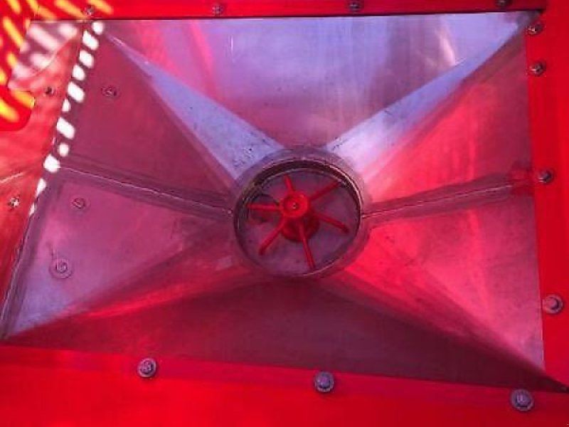 Woprol fertilizer spreader Junior II 1200 Plus