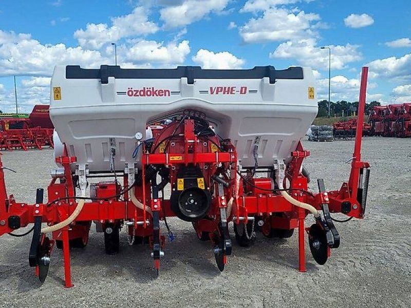 Ozdoken pneumatic precision planter VPHE-DG4 on stock