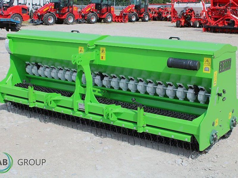 Zumrut S-3000 grass seeder