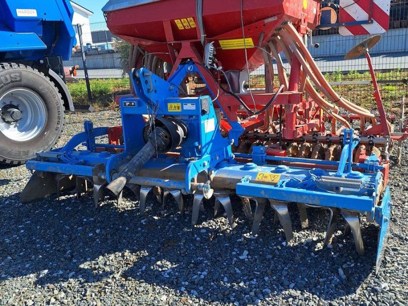 Kverneland Accord D mit Lemken Zirkon 8 Kreiselegge