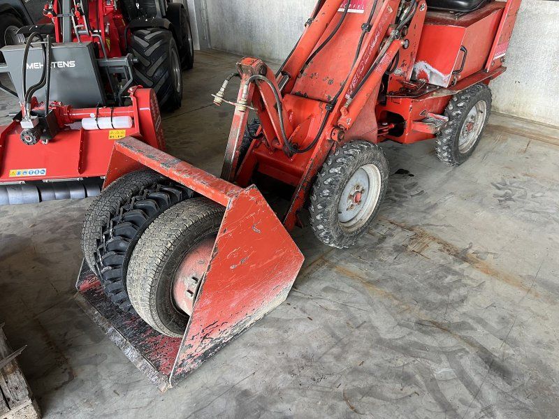 Weidemann 909 D/R mit Schaufel & Kroko &  ZWR