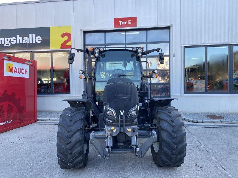 Valtra A 114