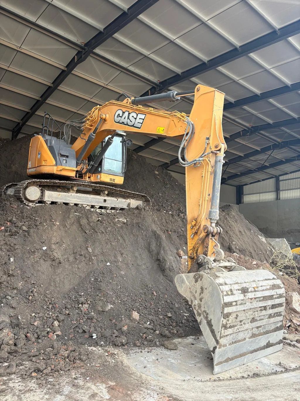 Case CX235C