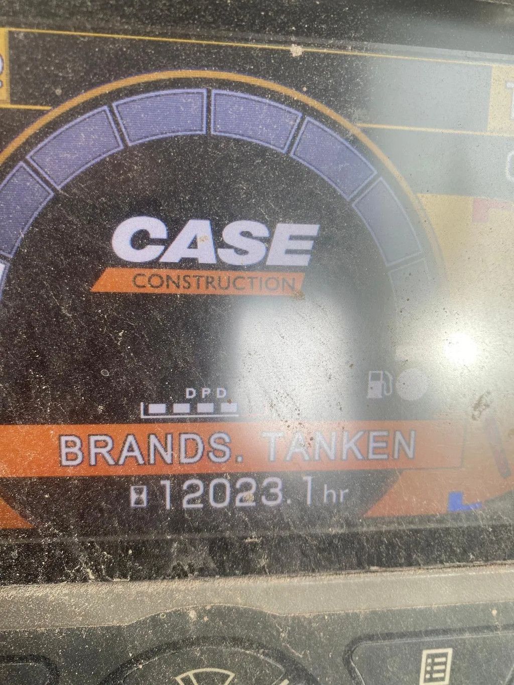 Case CX235C