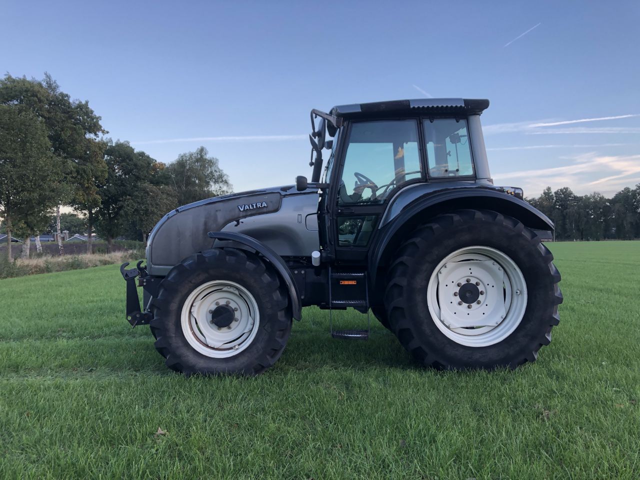 Valtra M120 tractor trekker