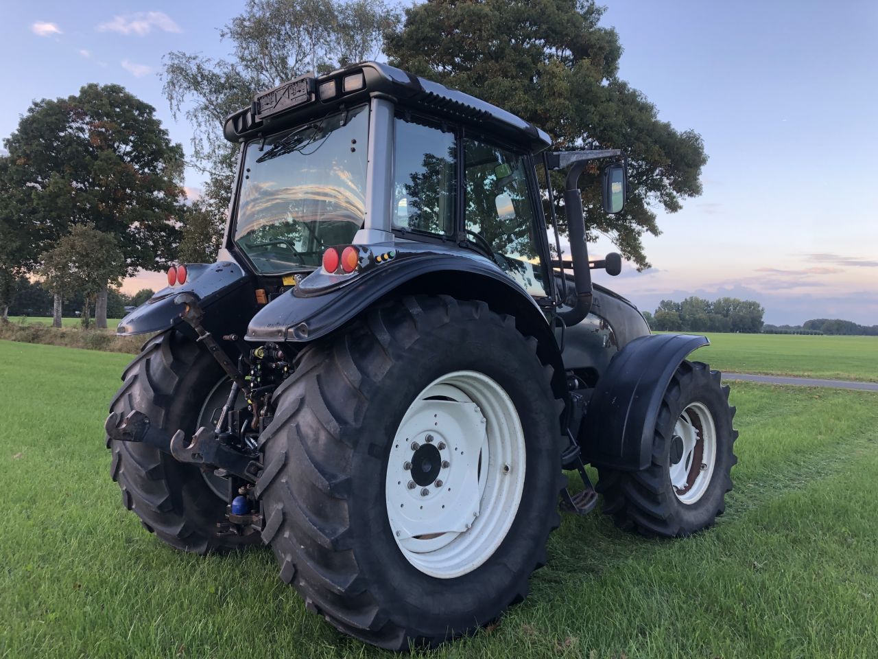 Valtra M120 tractor trekker