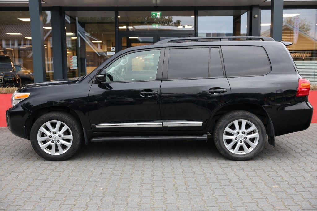 Toyota Landcruiser V8 4.5 D EXECUTIVE A/T VAN