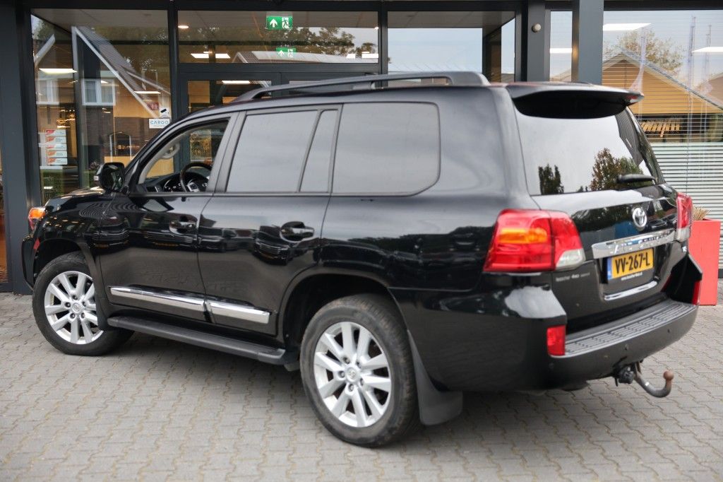 Toyota Landcruiser V8 4.5 D EXECUTIVE A/T VAN