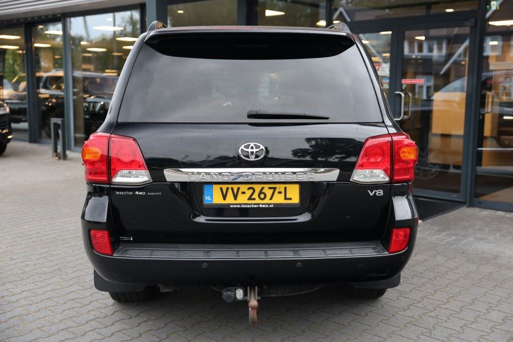 Toyota Landcruiser V8 4.5 D EXECUTIVE A/T VAN