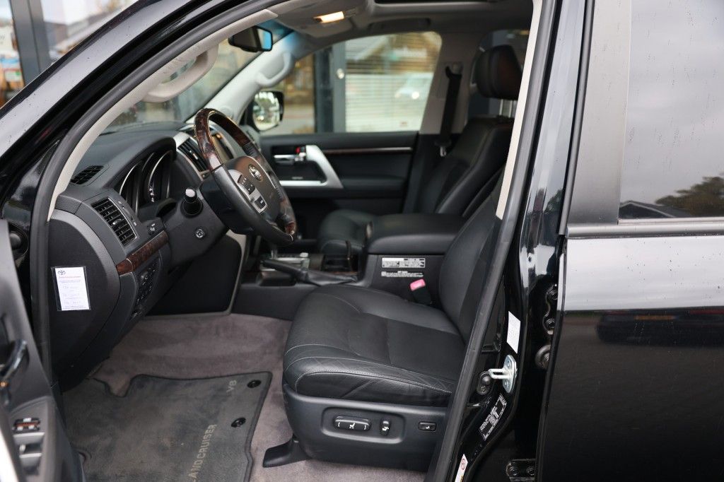 Toyota Landcruiser V8 4.5 D EXECUTIVE A/T VAN