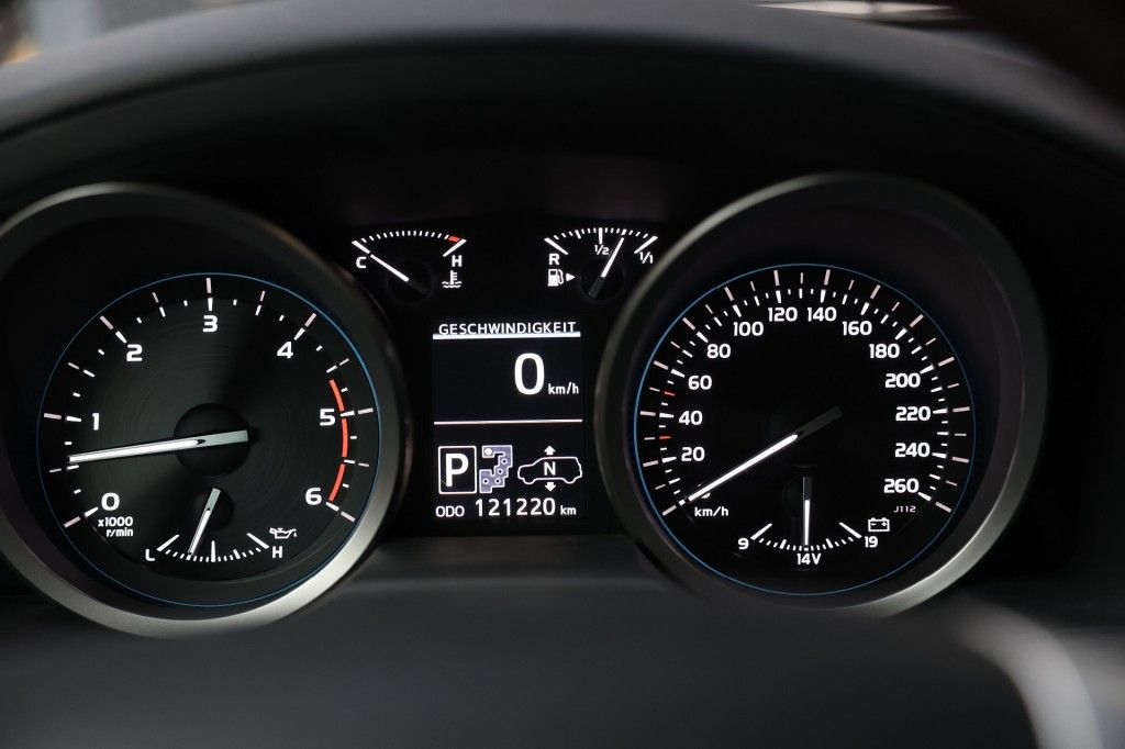 Toyota Landcruiser V8 4.5 D EXECUTIVE A/T VAN